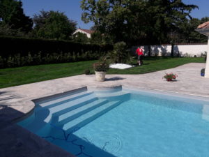 Terrasse et piscine
